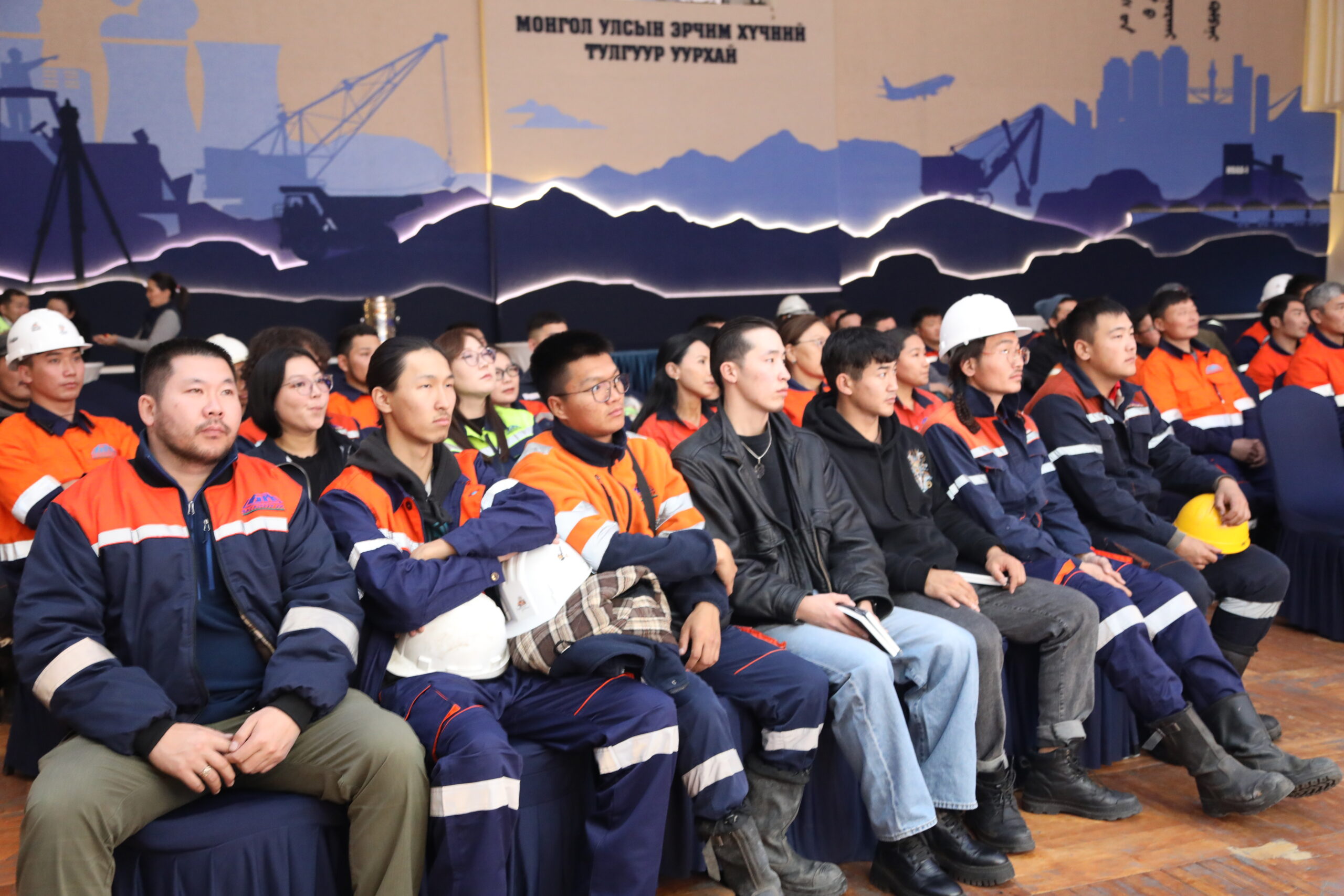 “ТҮЛХҮҮР МЭДЛЭГ-ТӨГС ГАРАА” СЭДЭВТ ШИНЭ АЖИЛТНУУДАД ЗОРИУЛСАН СУРГАЛТ ӨДӨРЛӨГ БОЛЛОО