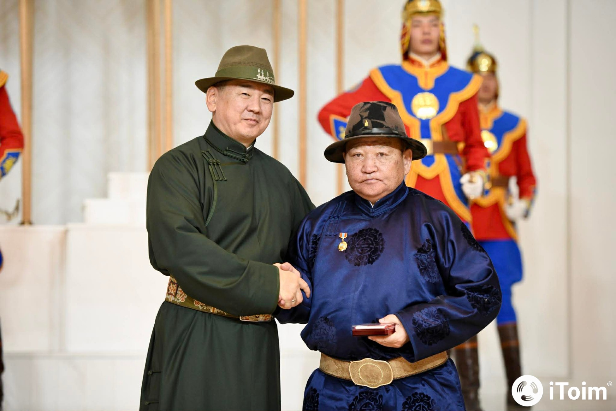 БАГАНУУР ХК-ИЙН ЗАСВАРЫН ХЭСГИЙН ДАРГА ГҮРСЭДИЙН СОРОНЗОНБОЛД МОНГОЛ УЛСЫН ГАВЬЯАТ УУРХАЙЧИН БОЛЛОО