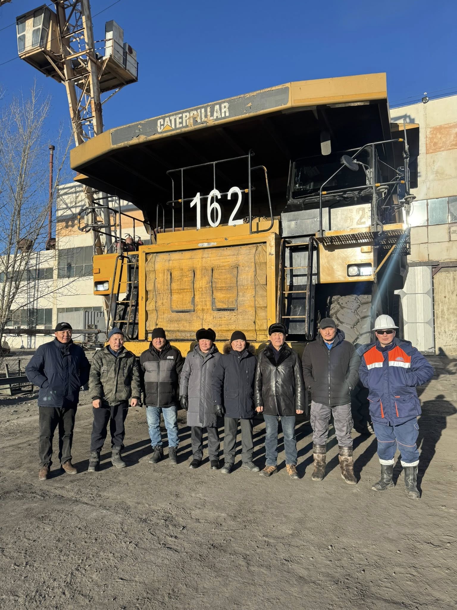 ДАХИН НЭГ ТҮҮХЭН АМЖИЛТ БҮТЭЭЛЭЭ